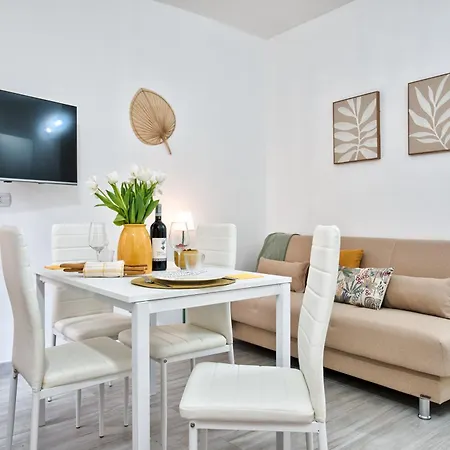 Il Poggiolo By To Art